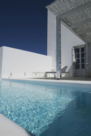Ammonite Mykonos Private Suites