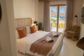 The Wild Hotel by Interni