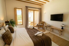 The Wild Hotel by Interni