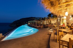 The Wild Hotel by Interni