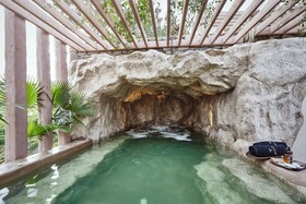 The Wild Hotel by Interni