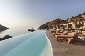 The Wild Hotel by Interni