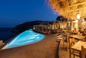 The Wild Hotel by Interni