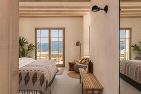 The Wild Hotel by Interni