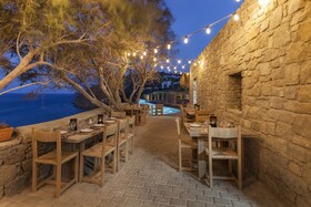 The Wild Hotel by Interni