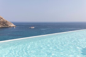 The Wild Hotel by Interni