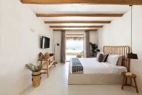 The Wild Hotel by Interni