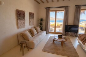 The Wild Hotel by Interni