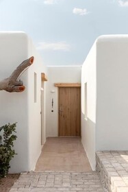 The Wild Hotel by Interni