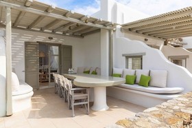 Villa Allegre by Mykonianvilla