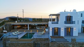 Villa Iakinthos - Mykonian Kazarte