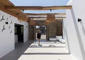 White Art Suites