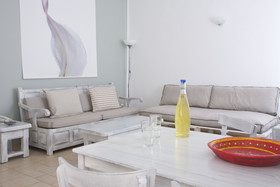Yakinthos Residence