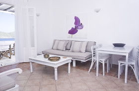 Yakinthos Residence