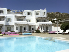 Yakinthos Residence