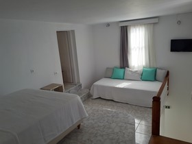 Charissi Hotel