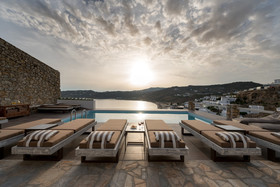 Cova Mykonos Suites