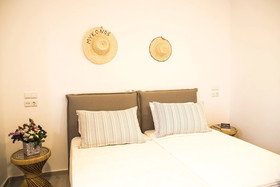 Dimele Rooms & Studios