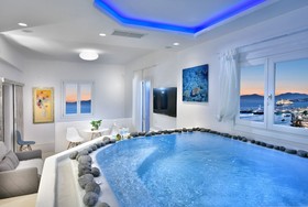 Elegant Villas & Suites