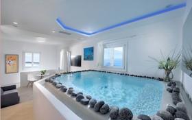 Elegant Villas & Suites