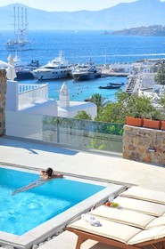 Elegant Villas & Suites