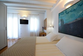 Elena Hotel
