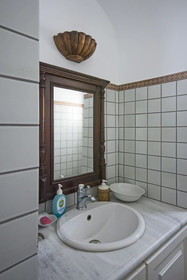 Erato Traditional Town House