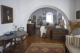 Erato Traditional Town House