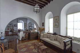 Erato Traditional Town House