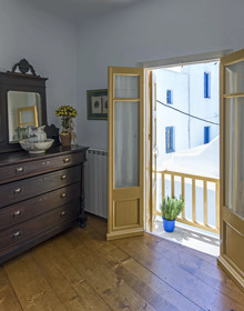 Erato Traditional Town House