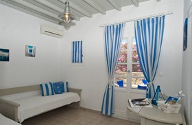 Gryparis' Club Apartments