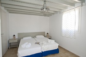 Gryparis' Club Apartments