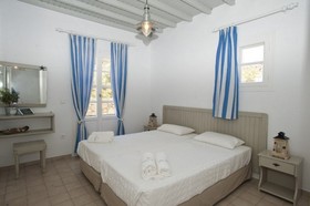 Gryparis' Club Apartments