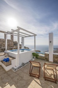 Manolia View
