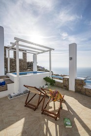 Manolia View