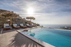 Manolia View