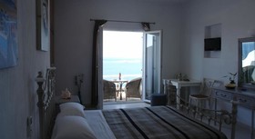 Maroulina's Boutique Studios And Apartments