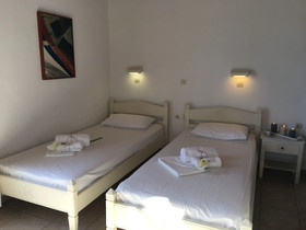 Megas Rooms
