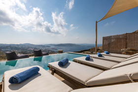 Mykonos Divino
