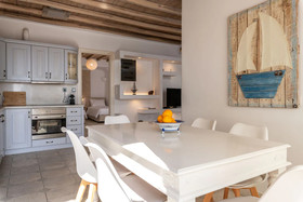Mykonos Divino