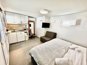 Mykonos Eight