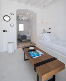 Mykonos High Cloe