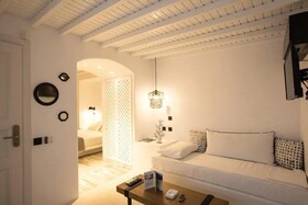 Mykonos High Cloe