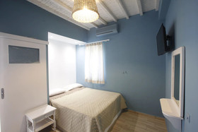 Nikos Rooms