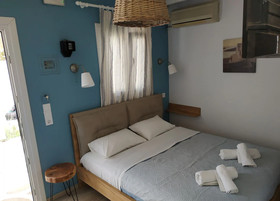 Nikos Rooms