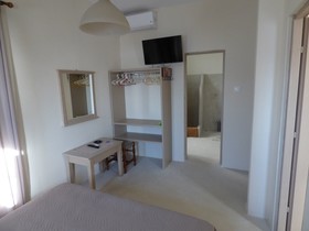 Paraportiani Guesthouse