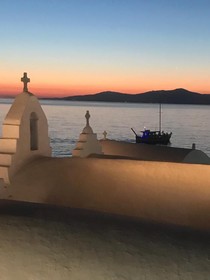 Paraportiani Guesthouse