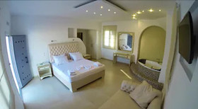 Queen Boutique Suites