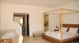 Queen Boutique Suites