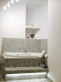 Queen Boutique Suites